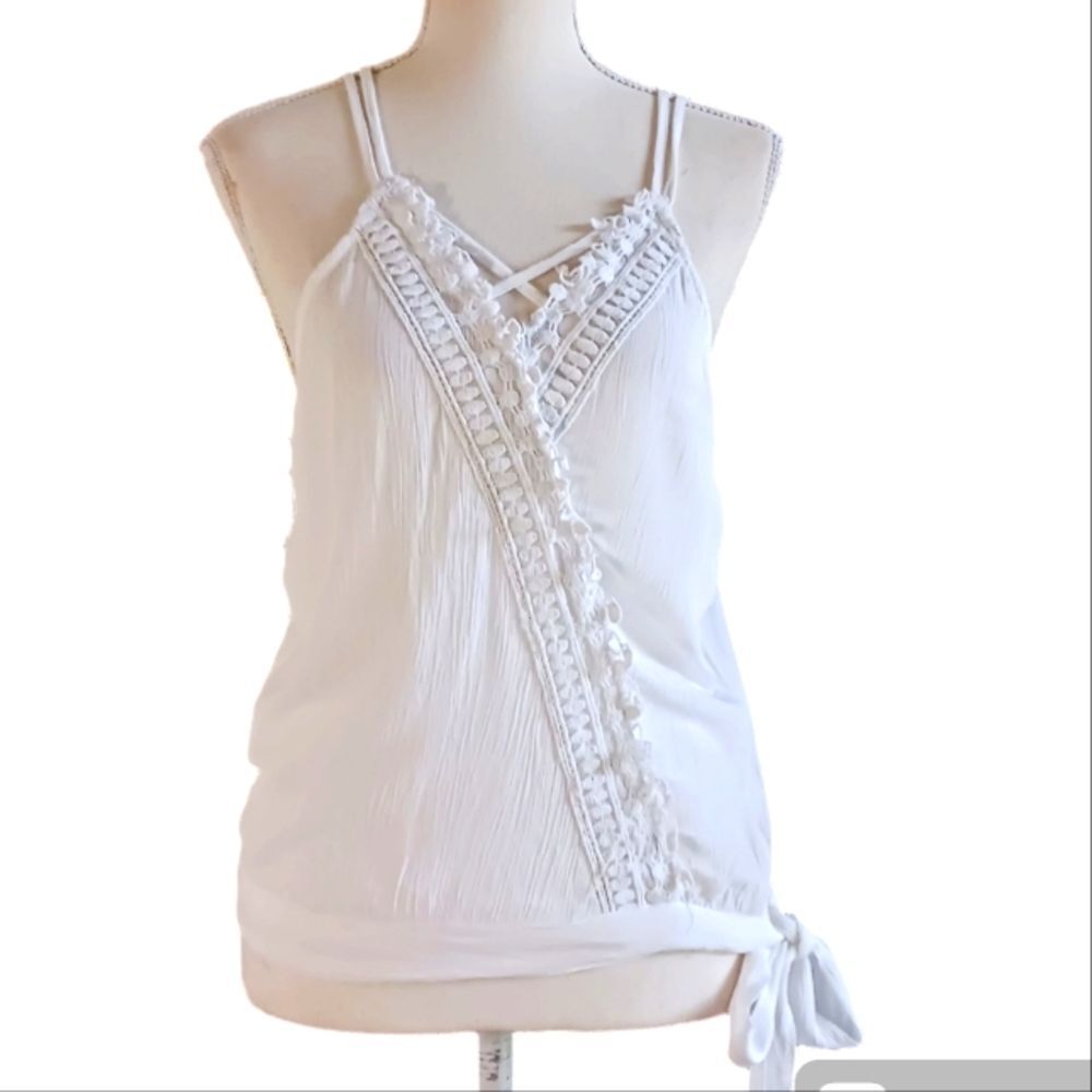 Summer Top white with spaghetti straps and banded hem. Size Large NWT